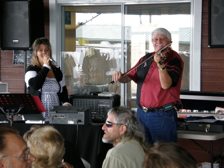 There's live music at the Lachute Farmers Market